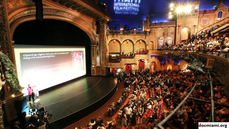Dunia Tiba di Festival Film Miami 2022
